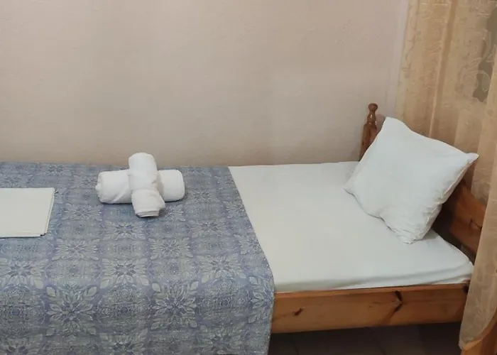 κατερίνα - Katerina Kokkino Nero